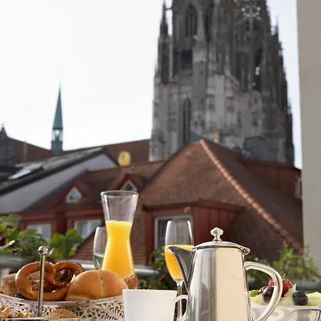 Goliath Am Dom Otel
